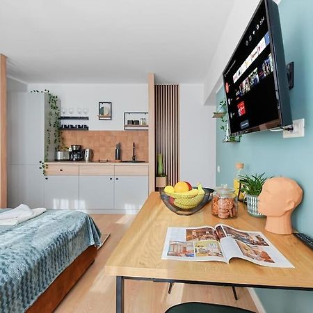 Mysa Modern Studio * Near Cismigiu Park * Netflix Bucureşti Ngoại thất bức ảnh