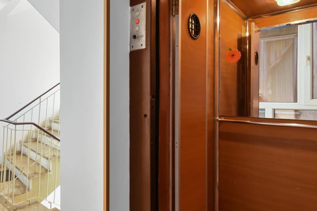 Mysa Modern Studio * Near Cismigiu Park * Netflix Bucureşti Ngoại thất bức ảnh