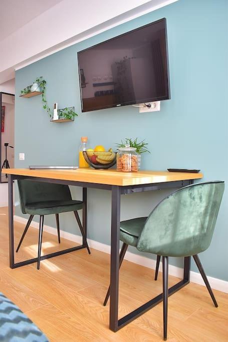 Mysa Modern Studio * Near Cismigiu Park * Netflix Bucureşti Ngoại thất bức ảnh